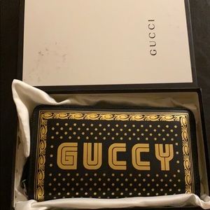 Gucci Sega ZIP wallets. Guccy.